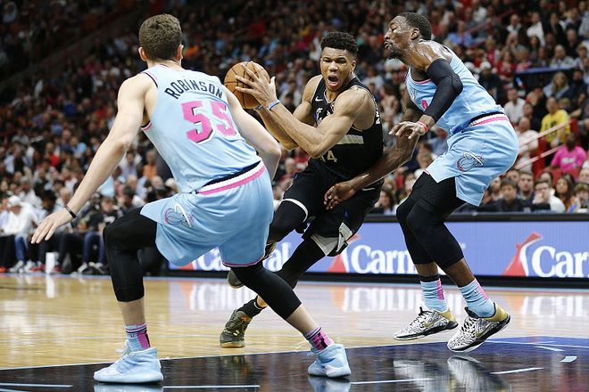 南宫28-德布劳内关键节点赛事规则更新，雄鹿带队取胜！的简单介绍