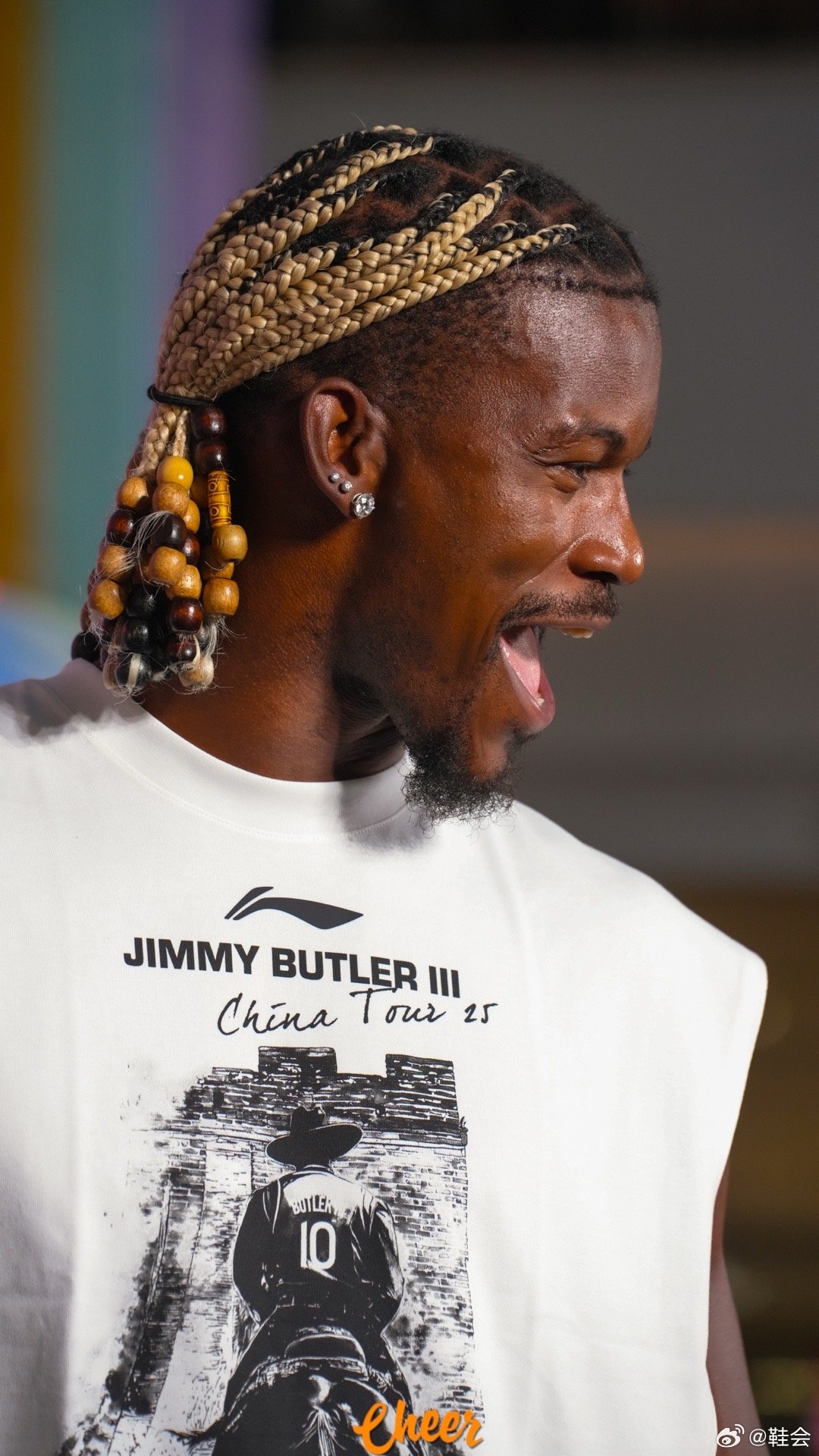 巴特勒回归赛场，连败首场状态亮眼，独行侠观众沸腾！的简单介绍