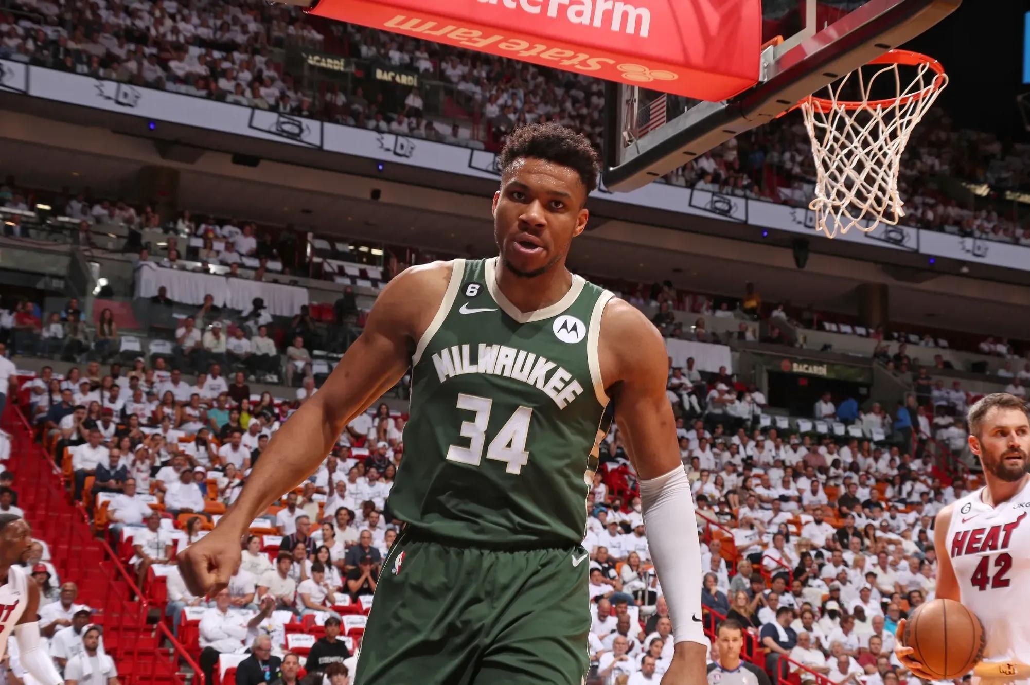 南宫28-字母哥在塞尔维亚队比赛中回归赛场，挺进下一轮引发热议！的简单介绍